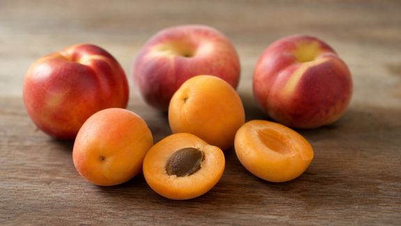 Cuisiner les fruits jaunes de l’été : abricots, pêches et nectarines
