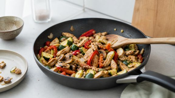Poêlées express : des idées pour un dîner rapide avec ce qu’on a au frigo