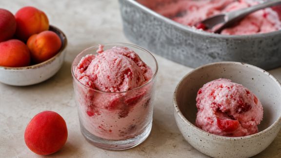 Desserts glacés maison avec les fruits de saison en toute simplicité