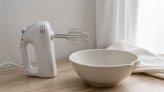 Fouets électriques compacts : nos tests pour cuisiner en petite cuisine