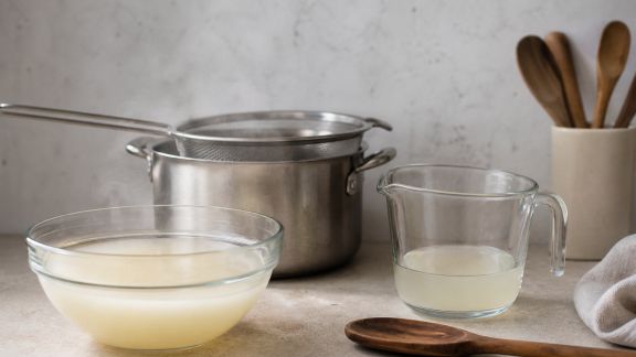 Réutiliser l'eau de cuisson : idées pratiques et écologiques en cuisine